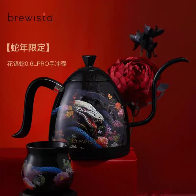 锦蛇起舞，生生不息。