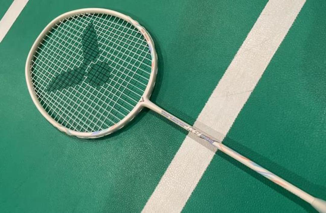 2024高端羽毛球拍全解析：尤尼克斯、威克多、李宁谁能称霸？