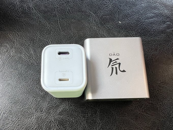 努比亚充电器
