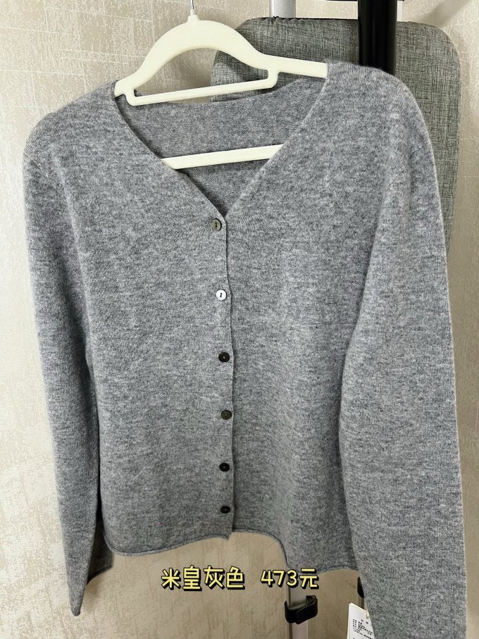 优衣库女士羊绒衫