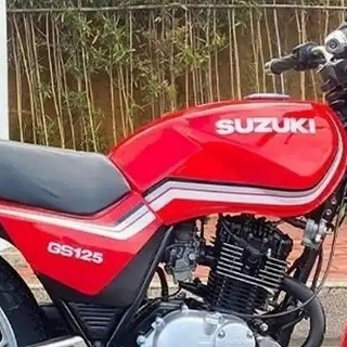 我的第2辆车，是一辆铃木王GS125摩托车。