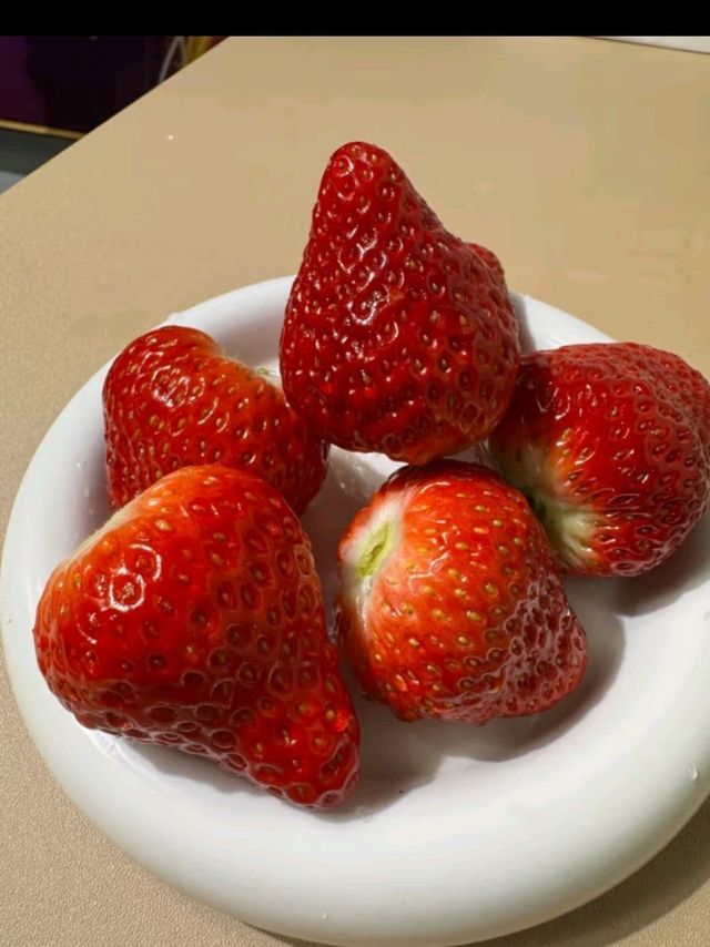 田拾记大凉山红颜草莓【JD/顺丰】非丹东99牛奶草莓水果新鲜