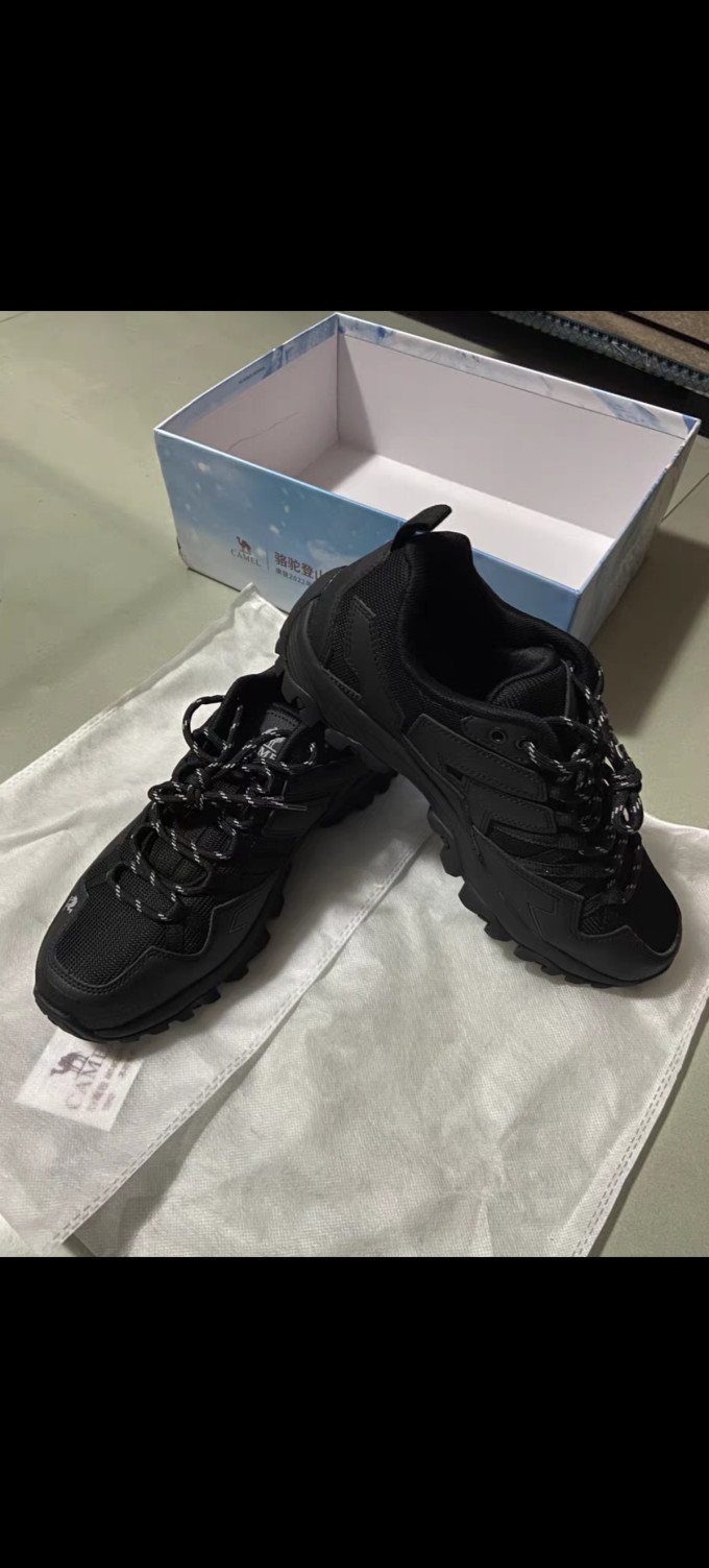 登山鞋