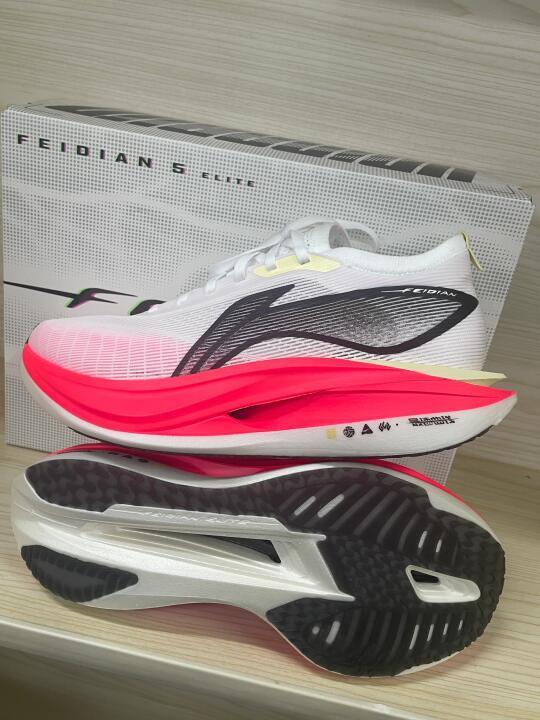 这双跑鞋👟  配置太顶了😱