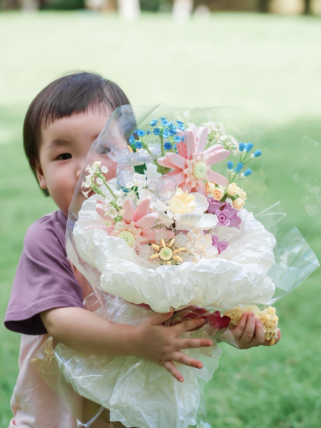 积木花与传统的鲜花花束不同,积木花束不会凋谢🥀,可以长久