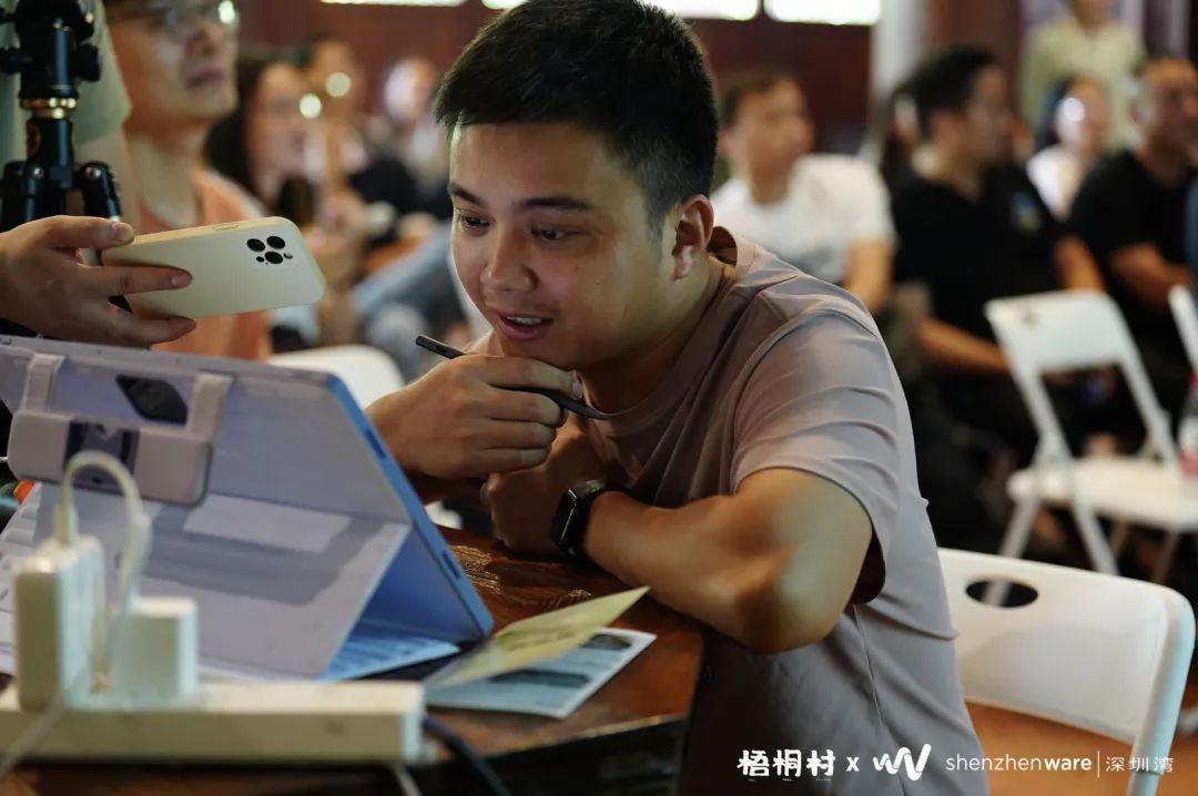 解密「真假难辨」的 AI 老师，如何用 6 年时间走到台前？