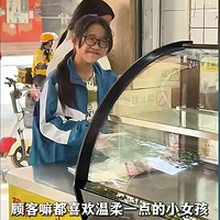 五年级小女孩成“经理”：肥娟小吃店的温馨逆袭故事