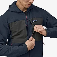 Patagonia R2 TechFace：多功能抓绒衣的极致体验与用户反馈