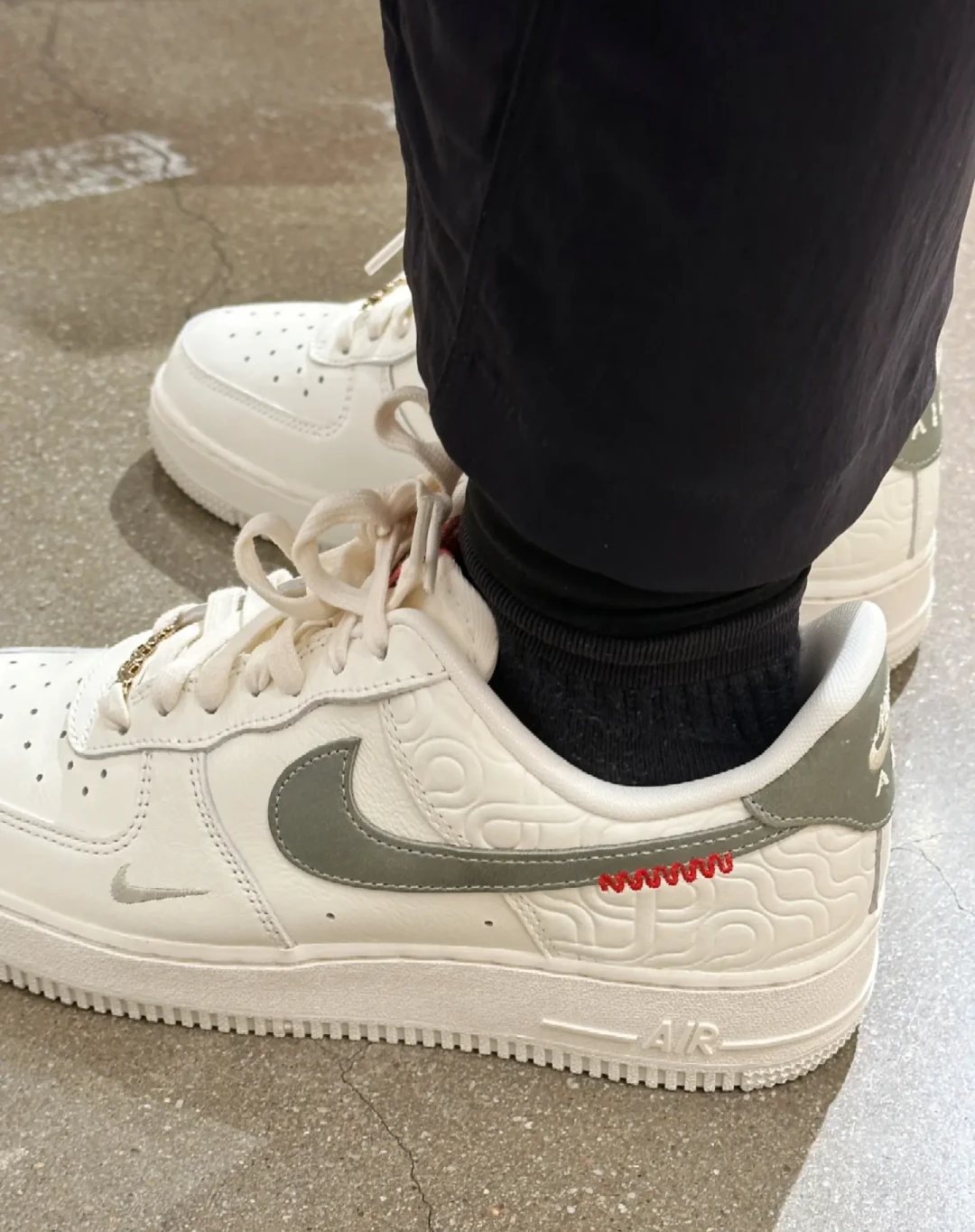传统文化与现代设计的完美融合:解析耐克蛇年限定Air Force 1空军一号