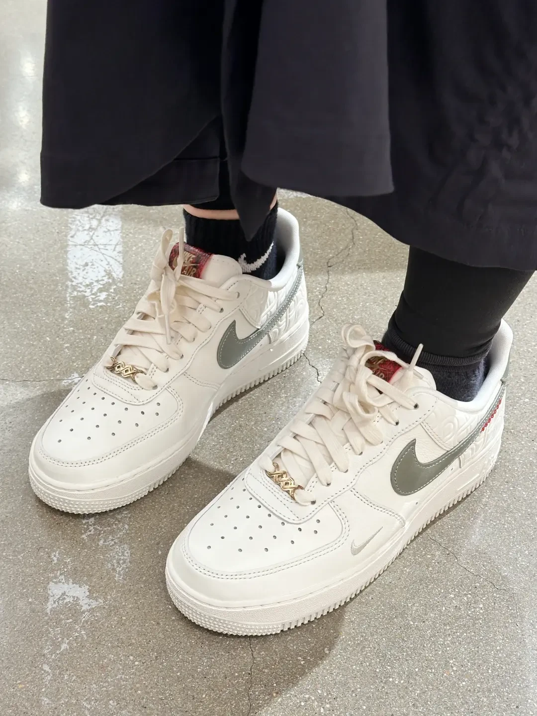 传统文化与现代设计的完美融合:解析耐克蛇年限定Air Force 1空军一号