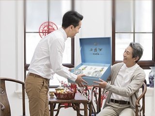 西凤酒 20 年，年货送礼佳选，品质面子都有了！