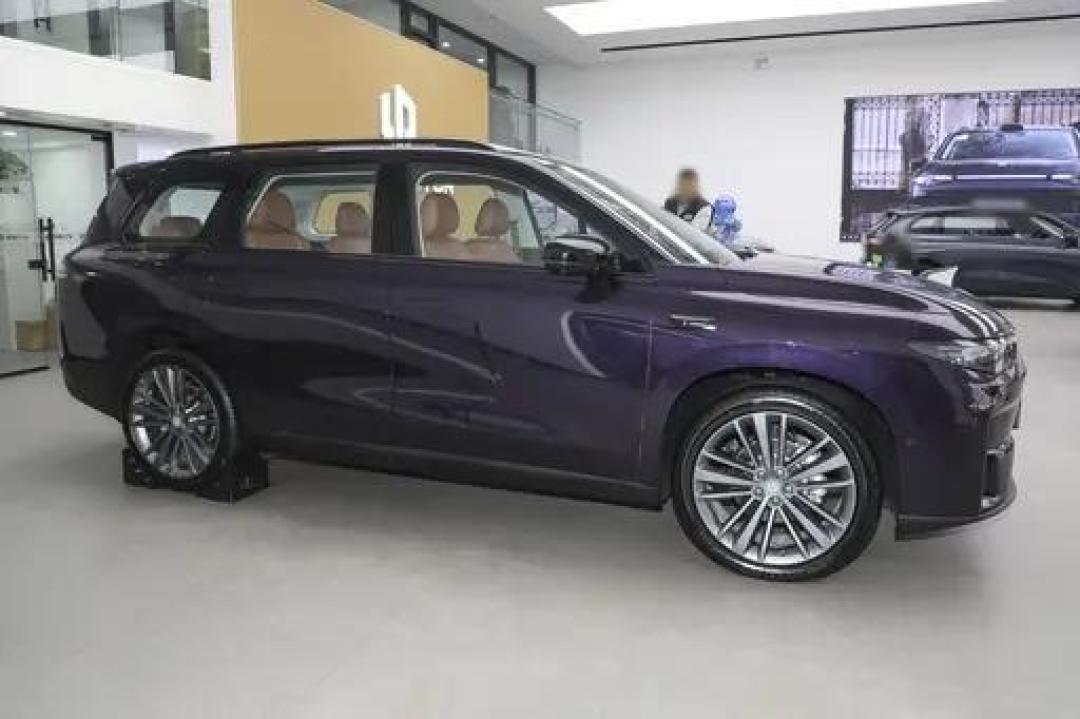 零跑C16六座SUV：设计耀眼、配置智能、市场竞争力十足