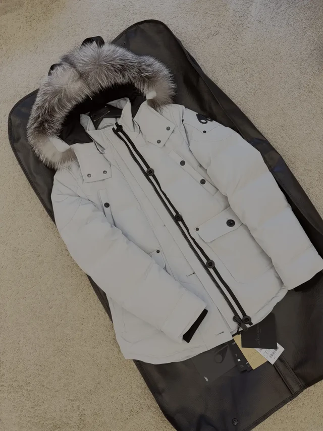 大家都去试试这件Moose knuckles Anguille