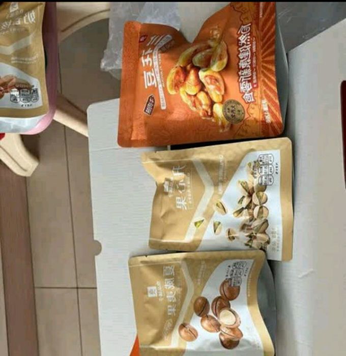 良品铺子综合坚果