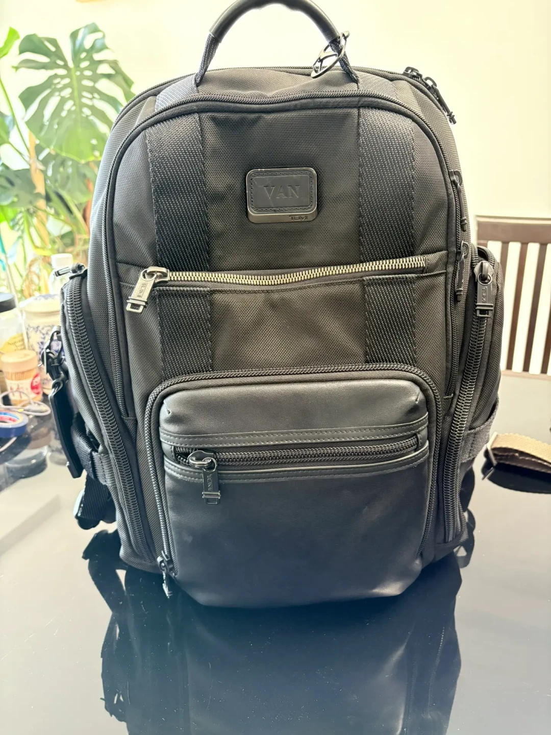 TUMI Alpha 3双肩包：商业出差与日常通勤的高效伴侣