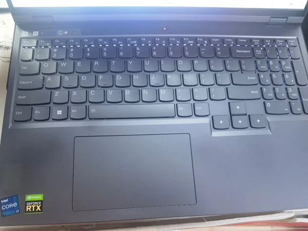 出一台联想拯救者R9000P 2022款。此电脑综合性能得分为1490107，击败了全国83%的用户，能够流畅运行绝地求生、刺客信条等3A大作、3dmax、AE等绘图软件以及在线观看蓝光视频等，说明该