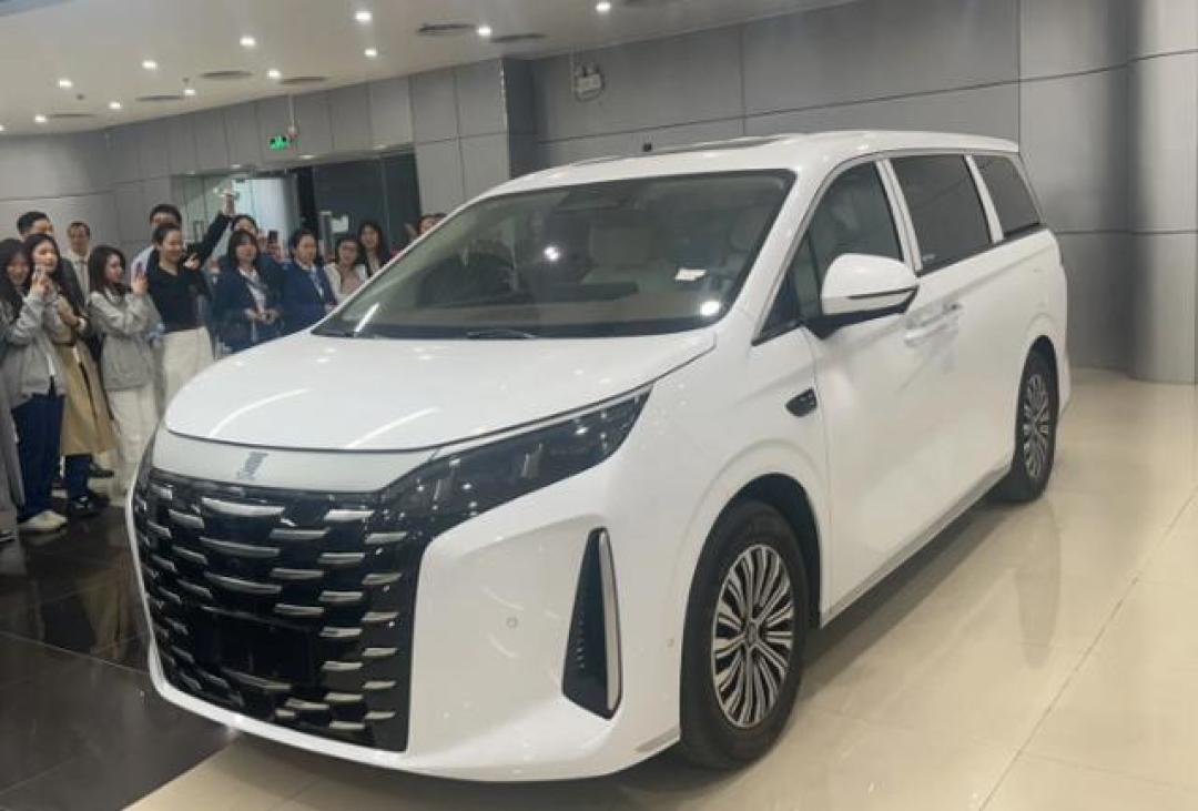 比亚迪夏MPV:豪华配置和智能科技全面解析