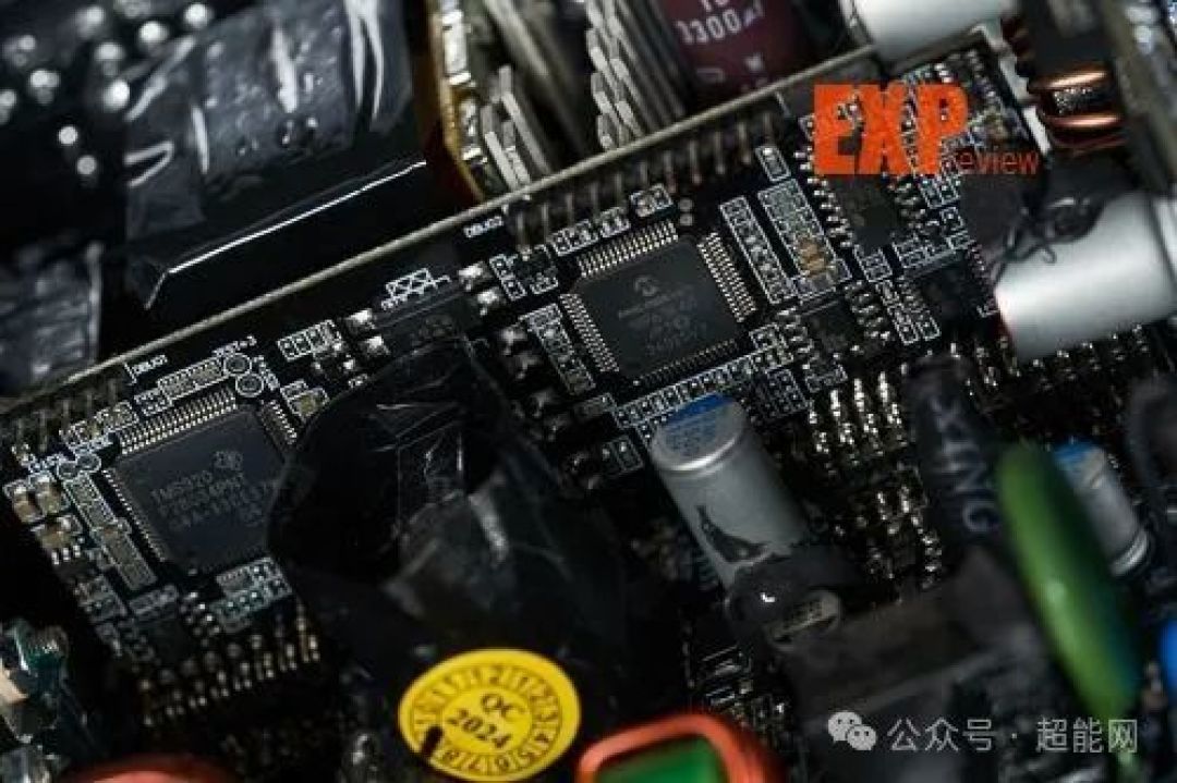 鑫谷昆仑九重KE-1300P冰山版电源评测：全数字化控制，性能与可玩性两开花
