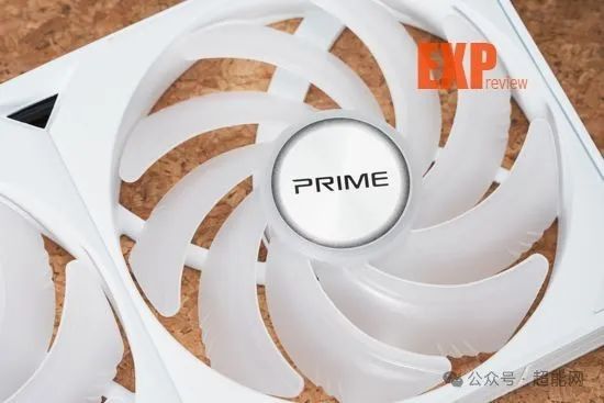 华硕Prime LC360 一体式水冷图赏：无限镜可替换面板，三联一体式风扇