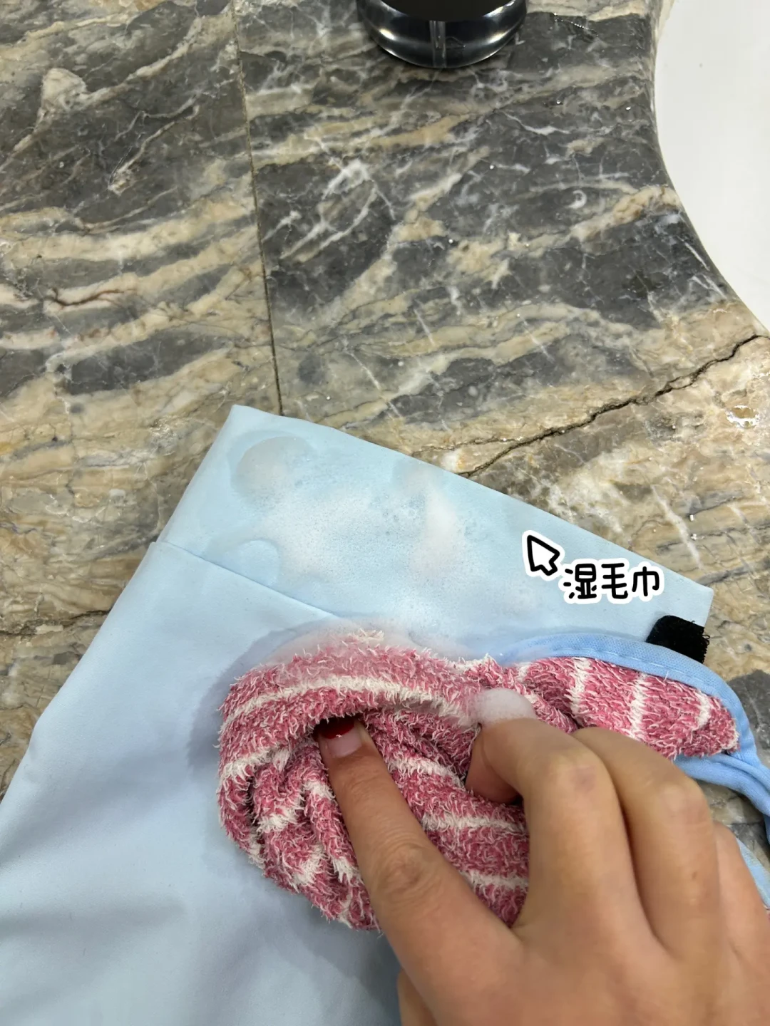 始祖鸟冲锋衣清洗指南:专家推荐的详细步骤和贴心保养诀窍