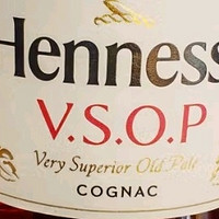 新年小酌轩尼诗VSOP，微醺迎岁序