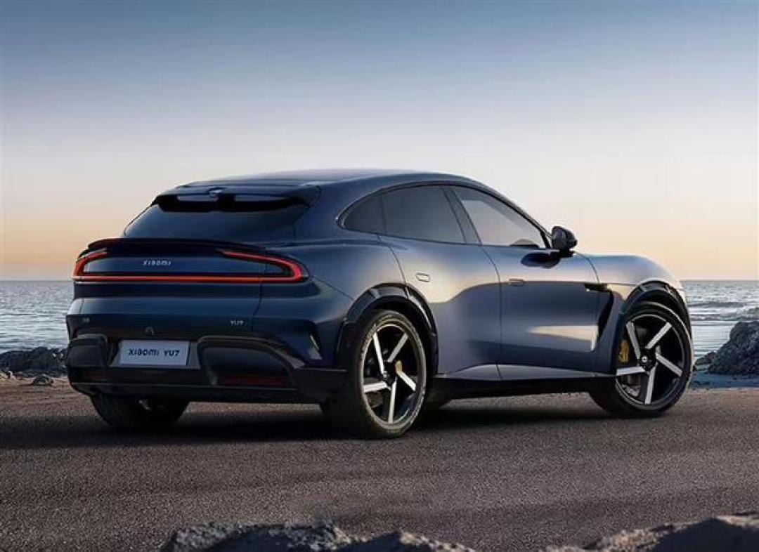 小米首款纯电SUV YU7曝光,智能化配置对标特斯拉Model Y