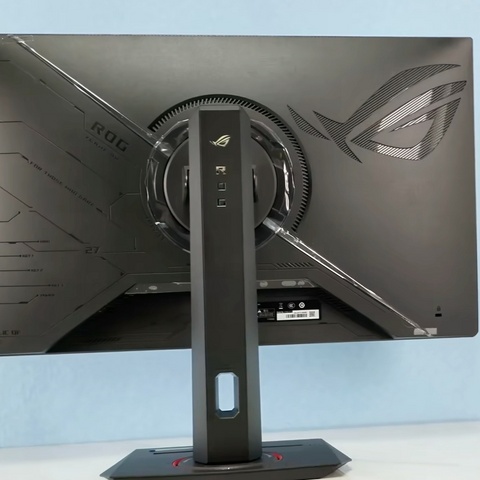 ROG 4K电竞显示器：华硕ROG绝神27青春版XG27UCS