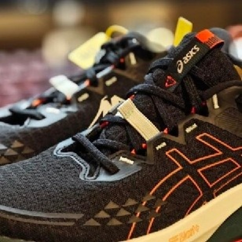 Asics 新越野鞋 Trabuco 13 开箱测评：初体验与期待