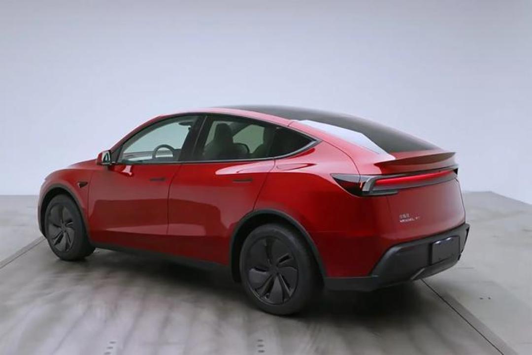 特斯拉焕新Model Y vs. 国产新能源：谁更胜一筹？