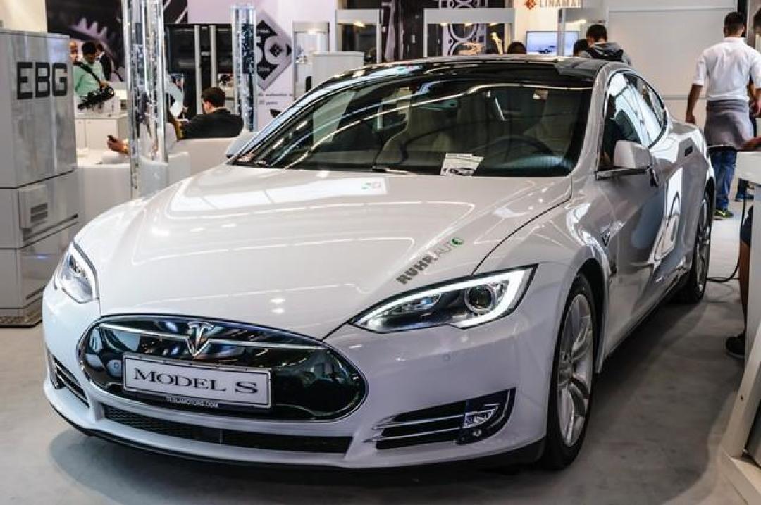 特斯拉Model 3免费换电池引发行业震动