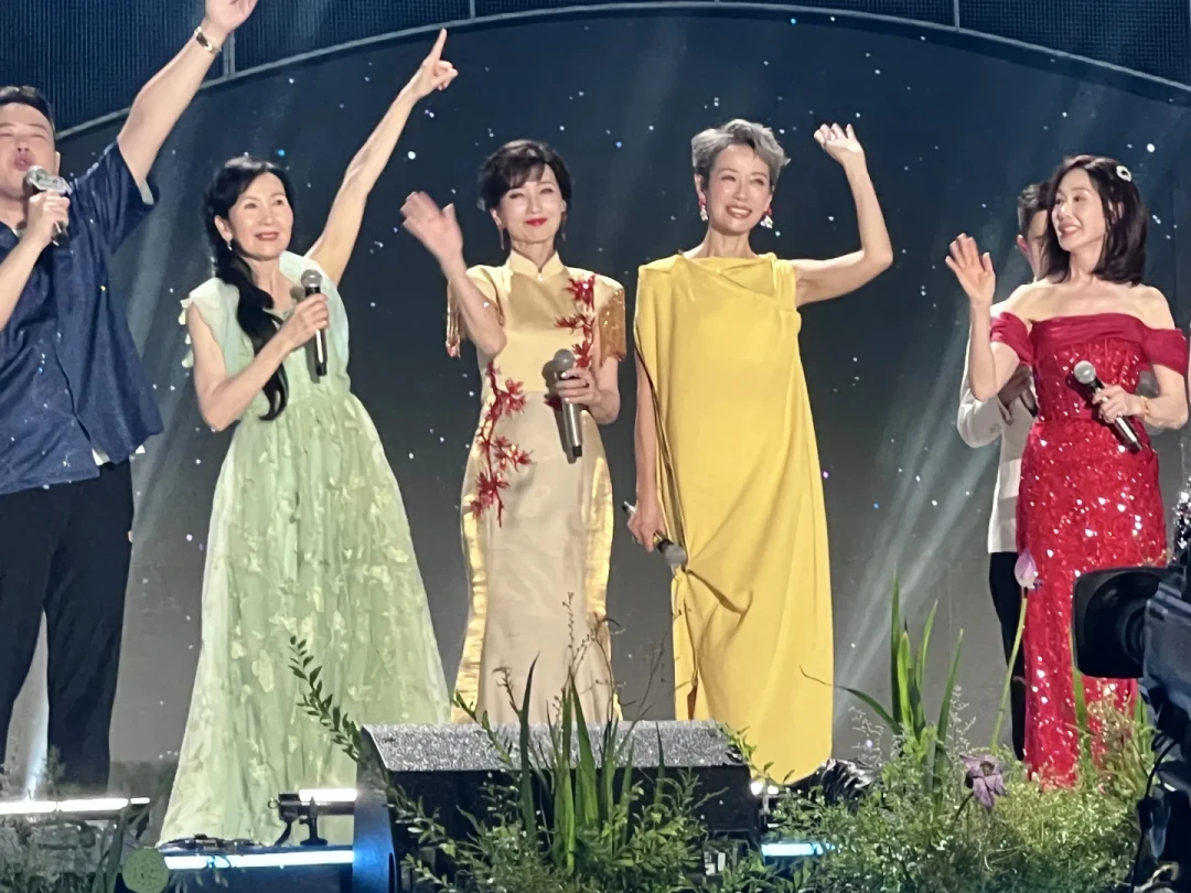 《新白娘子传奇》剧组北京台春晚再聚首：30年情怀再现