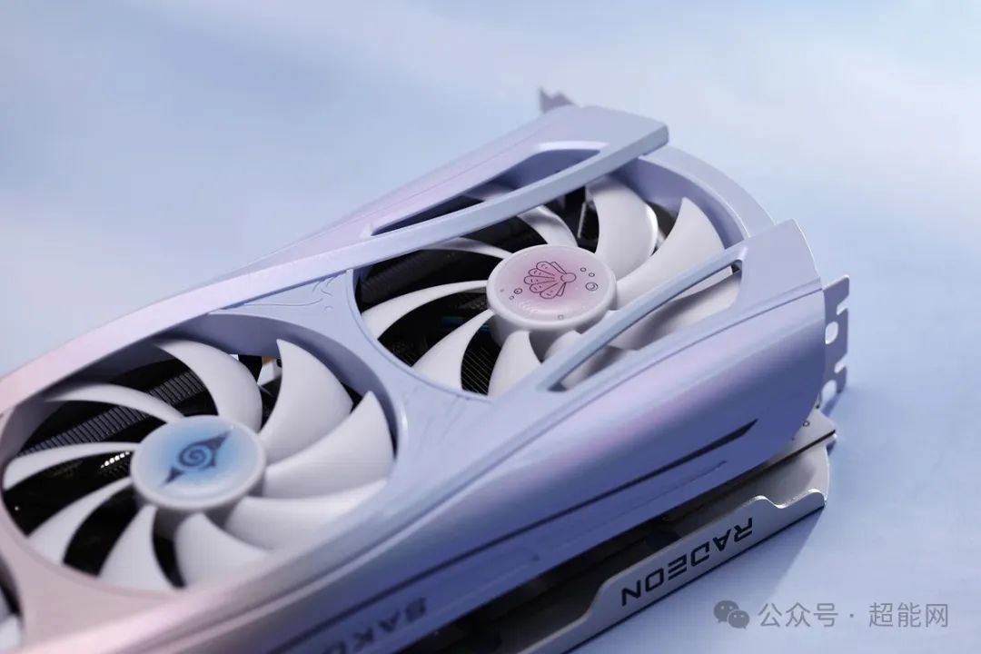 盈通展示RX9070XT-16G 樱瞳水着Atlantis显卡:三风扇散热,海洋主题外观