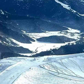 吉克普林滑雪场：冬日滑雪胜地