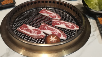 年终盛宴：烤肉聚会让友情升温