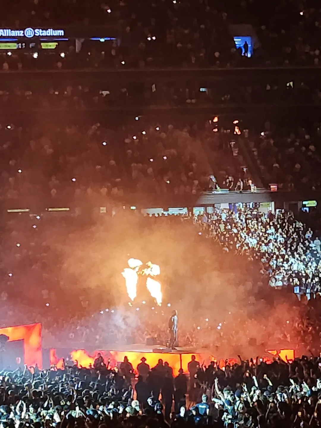 Travis Scott巨星降临海口:2025演唱会带来狂热音乐盛宴与挑战