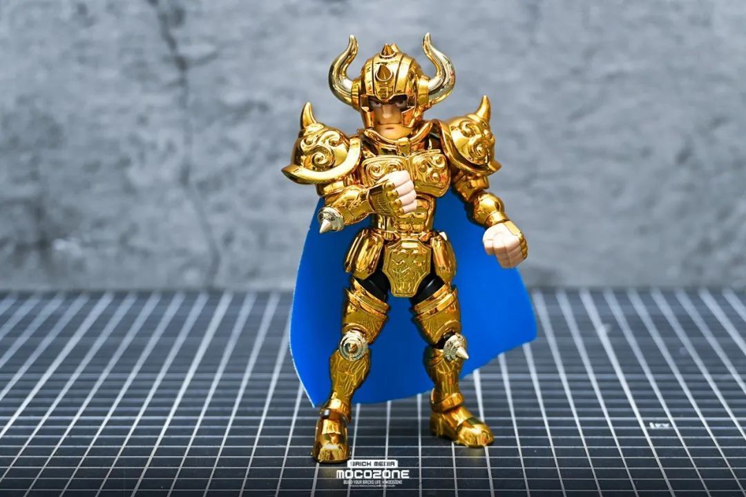 来自卡游的圣斗士可动人偶！电镀质感亮闪闪！