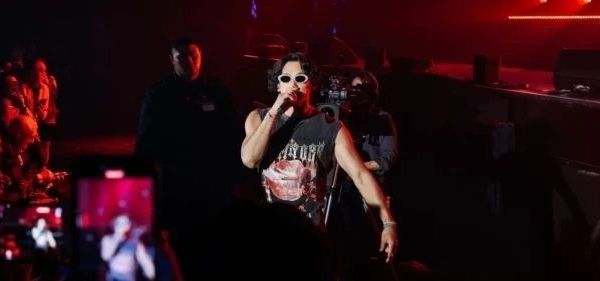 直击悉尼EAORON&EZZ群星演唱会：音浪震撼悉尼 EAORON十周年&EZZ IPO三周年群星演唱会圆满落幕