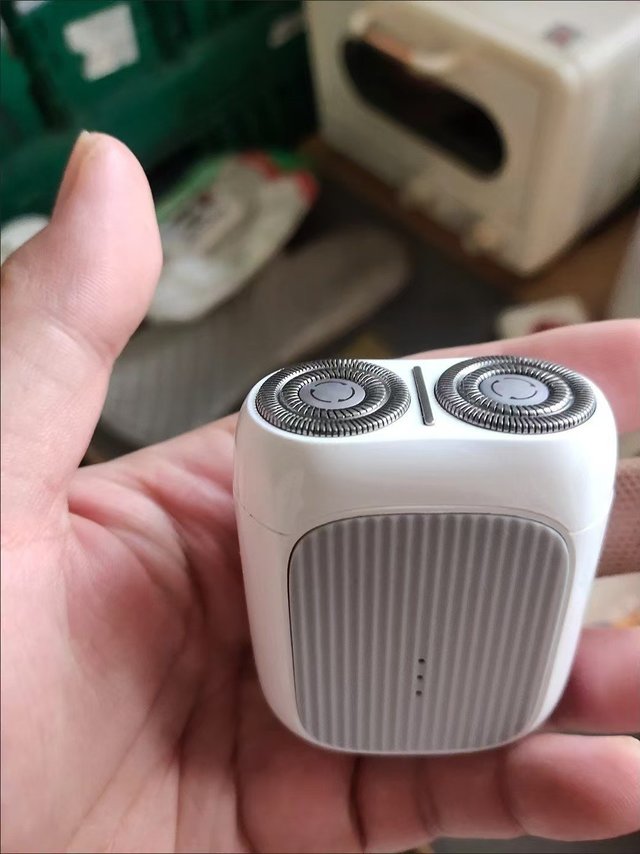 小适智能感应剃须刀电动男士迷你便携式