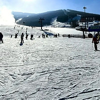 松花湖滑雪场，冬日的梦幻雪境