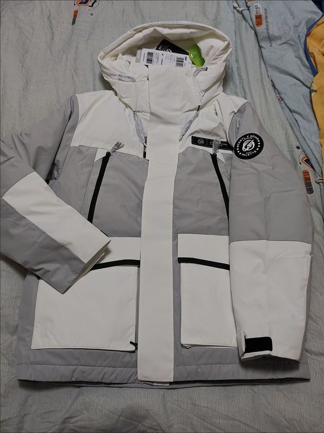 多多89块超值联名款羽绒服，近200克充绒