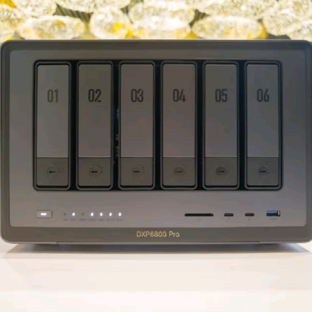 绿联私有云DXP6800 Pro测评：高效能与多功能并存的NAS解决方案