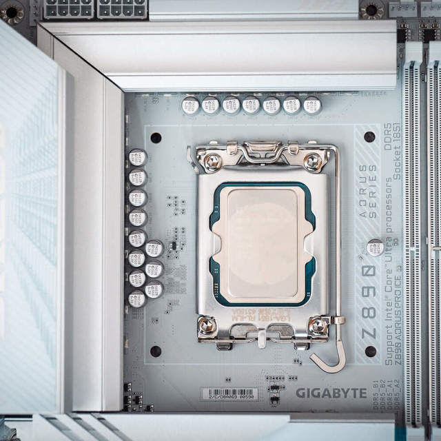 Intel Ultra 200S是否值得入手？游戏玩家与生产力用户的不同视角