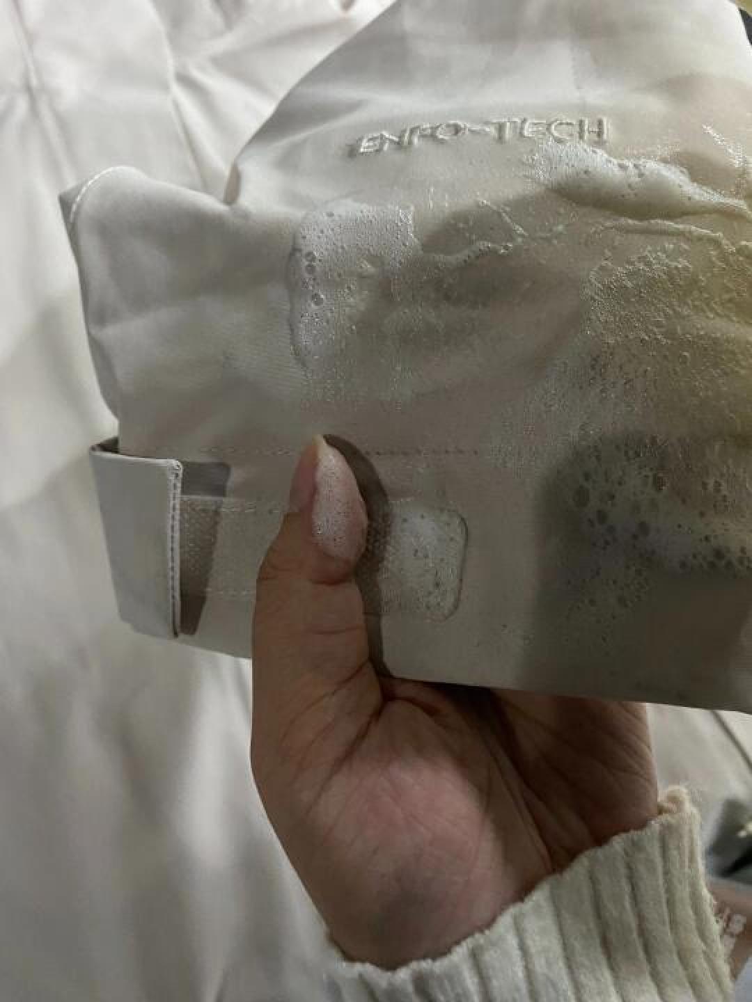 冲锋衣清洁保养秘籍:延长使用寿命的细节操作指南