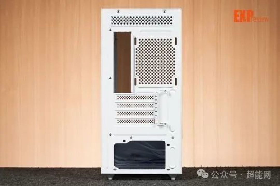 硕一星际U620/U621机箱体验：紧凑且便于安装的亲民款海景房