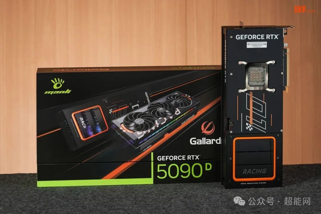 万丽星舰 GeForce RTX 5090D OC 32G显卡图赏:星空黑配色,融入赛车元素