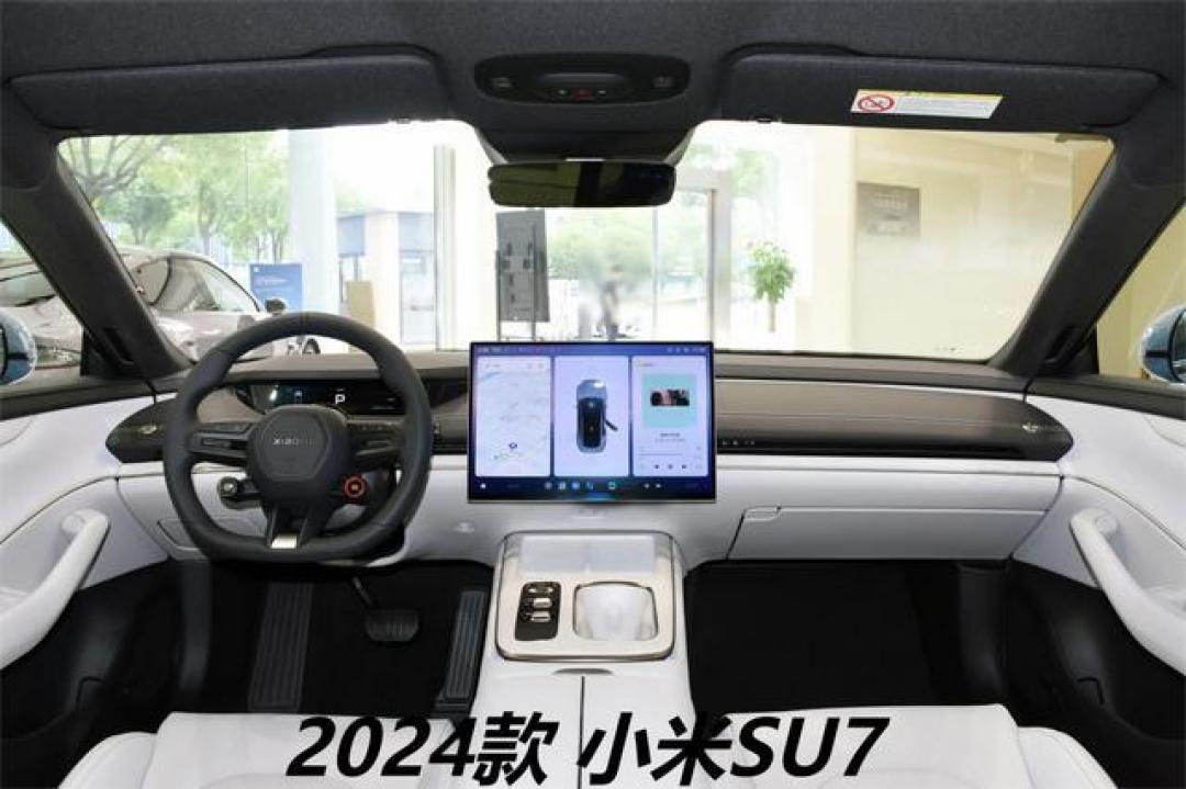 小米YU7实车曝光:配置豪华科技感十足,掀背尾门和双电机四驱成亮点