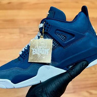 奢华细节与经典配色——解读Air Jordan 4 UNC PE的独特设计