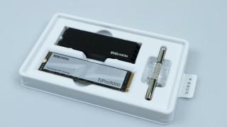 致态TiPro9000固态硬盘：PCIe 5.0旗舰，重塑存储性能巅峰
