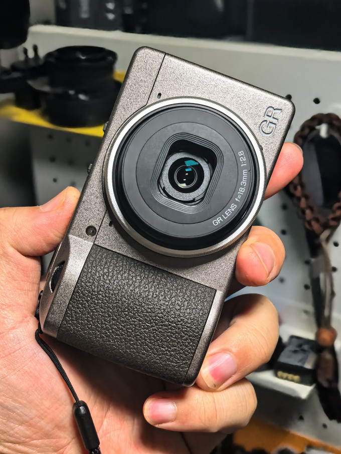 突然就开始现货随便买了理光gr3难道即将成为牛夫人了嘛