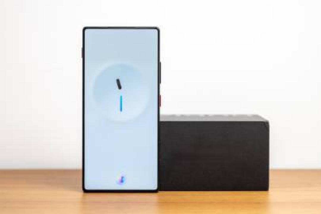 努比亚Z70 Ultra:无挖孔全面屏与出色影像功能全面解析